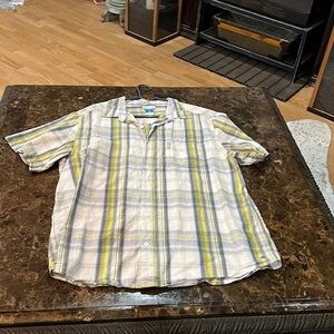 Columbia XL top plaid looking pattern   MN44